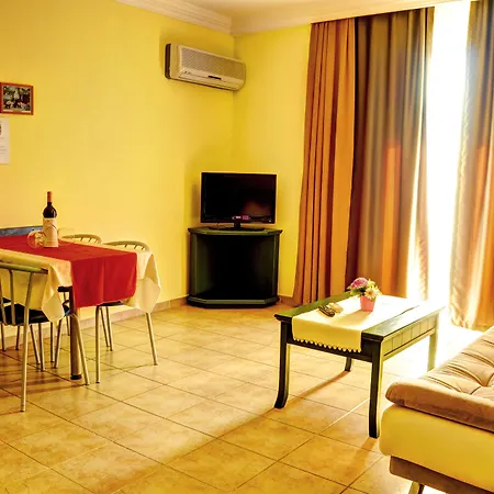 מלון דירות Sunway 2*