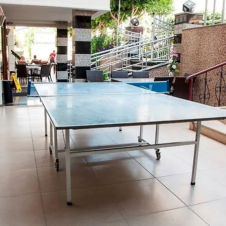 Sunway מלון דירות 2*