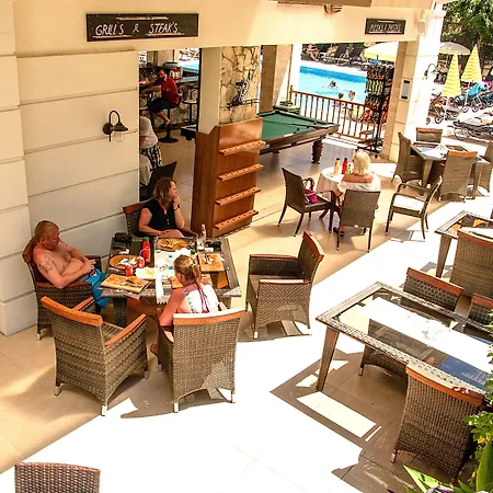 Sunway מלון דירות 2*