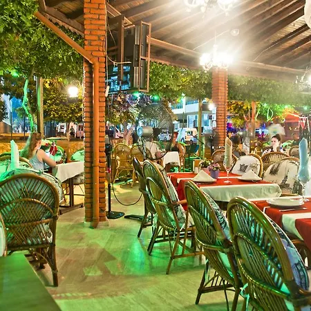 Sunway מלון דירות 2*